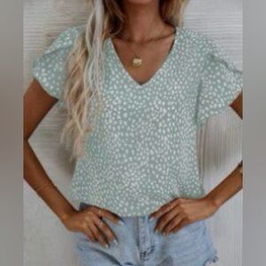 SHEIN Blue & White Animal Print Flutter Sleeve V-Neck Blouse – Size L